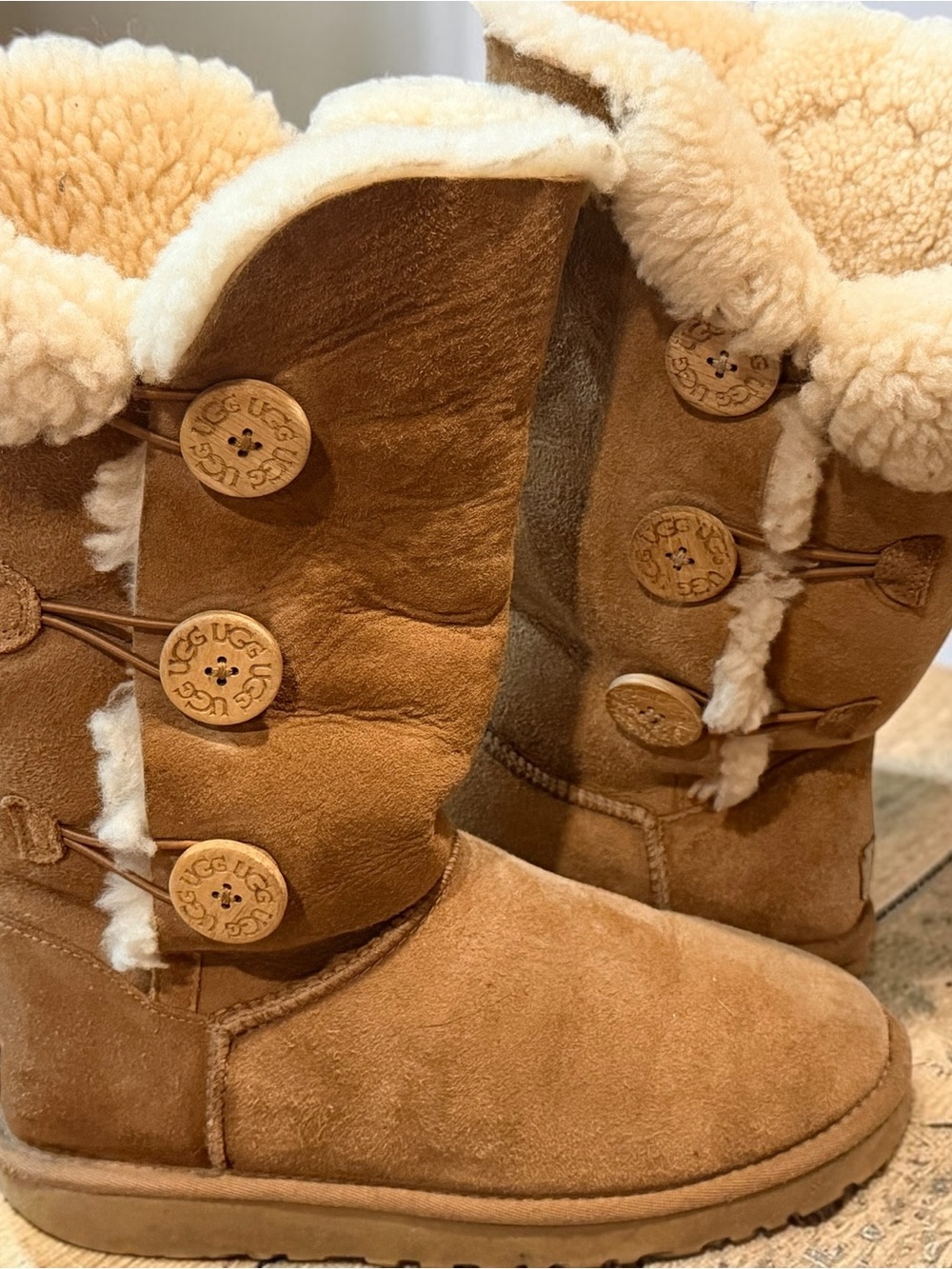 UGG Bailey Button Triplet Tall Chestnut Shearling Boots Women's Size 7